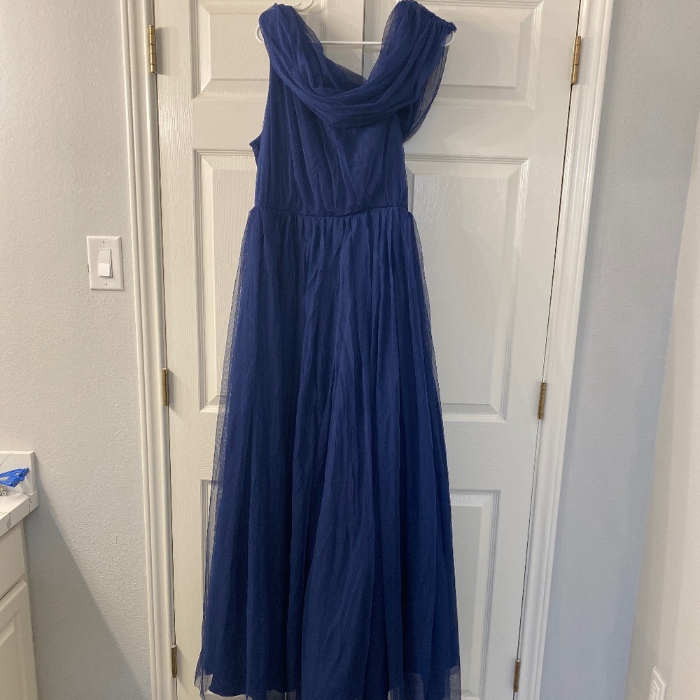 Fallen shoulder tulle maxi dress
